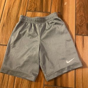 boys nike shorts||size 7/s|| new condition